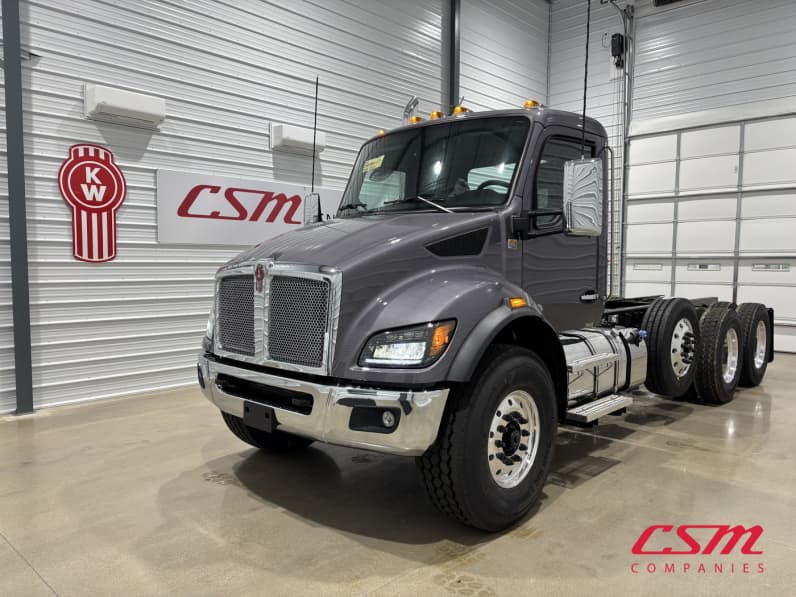 Exterior front drivers side for this 2027 Kenworth T480 (Stock number: VJ266988)