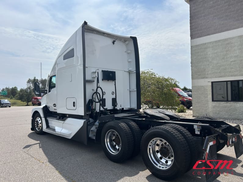 Exterior rear driver side for this 2023 Kenworth T680 (Stock number: UPJ216846)