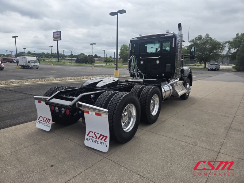 Exterior rear passenger side for this 2025 Kenworth T880 (Stock number: SJ169679)