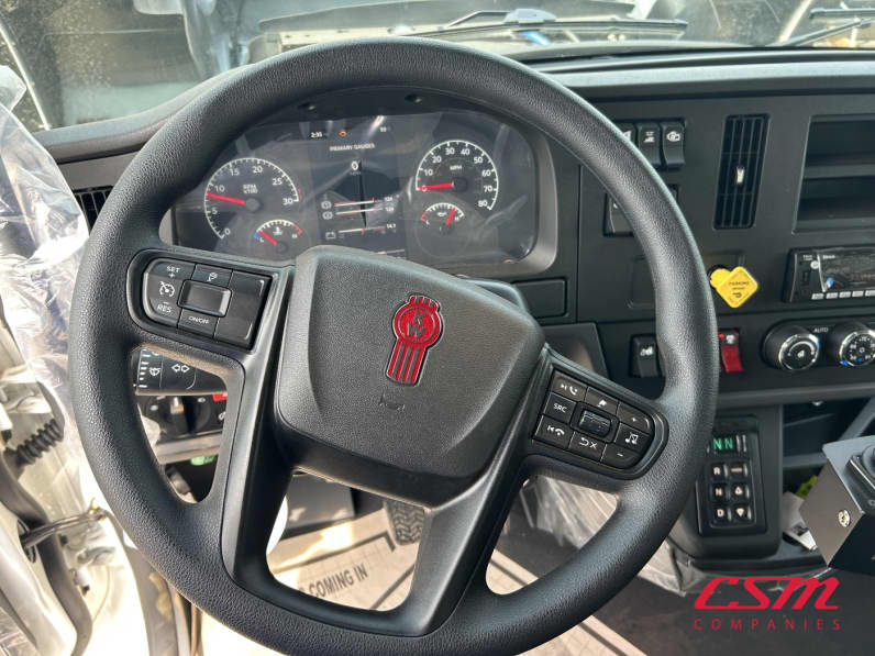 Interior steering wheel for this 2026 Kenworth T480 (Stock number: TM223818)