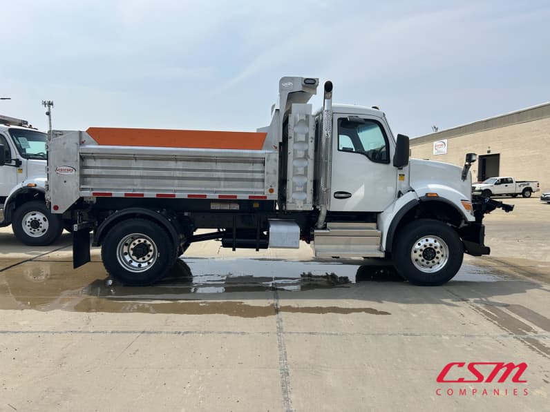 Exterior full passenger side for this 2026 Kenworth T480 (Stock number: TM223818)