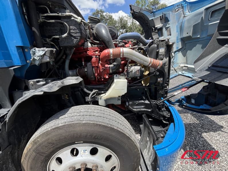 Passenger side engine for this 2023 Kenworth T680 (Stock number: UPJ216851)