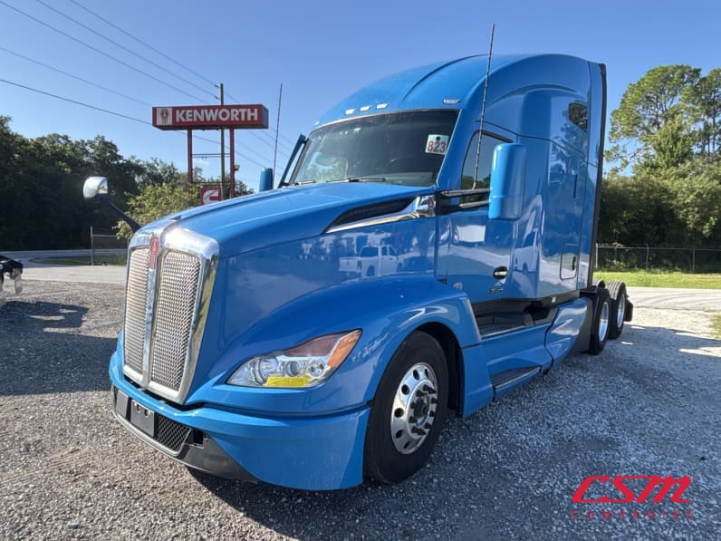 Exterior front drivers side for this 2023 Kenworth T680 (Stock number: UPJ216761)