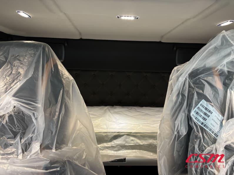 Interior wide sleeper view for this 2027 Kenworth W990 (Stock number: VJ263754)