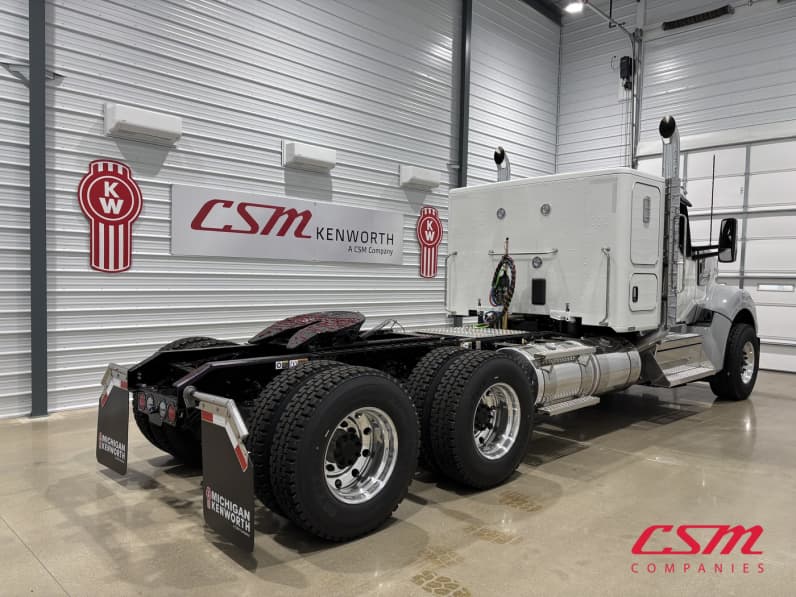 Exterior rear passenger side for this 2027 Kenworth W990 (Stock number: VJ263754)