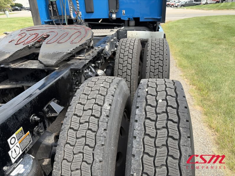 Passenger side rear frame and tire tread for this 2023 Kenworth T680 (Stock number: UPJ216940)