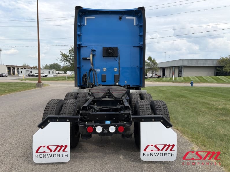Exterior full rear view for this 2023 Kenworth T680 (Stock number: UPJ216985)