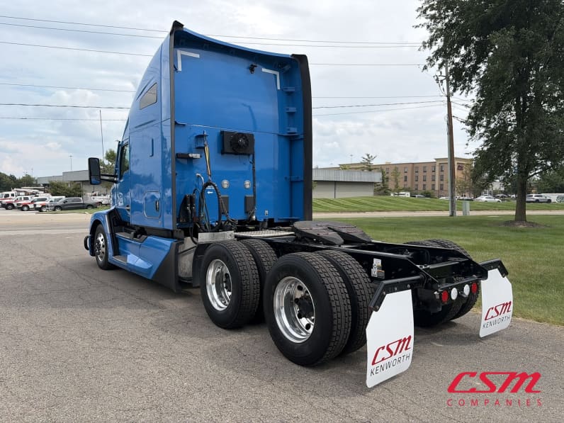 Exterior rear driver side for this 2023 Kenworth T680 (Stock number: UPJ216985)