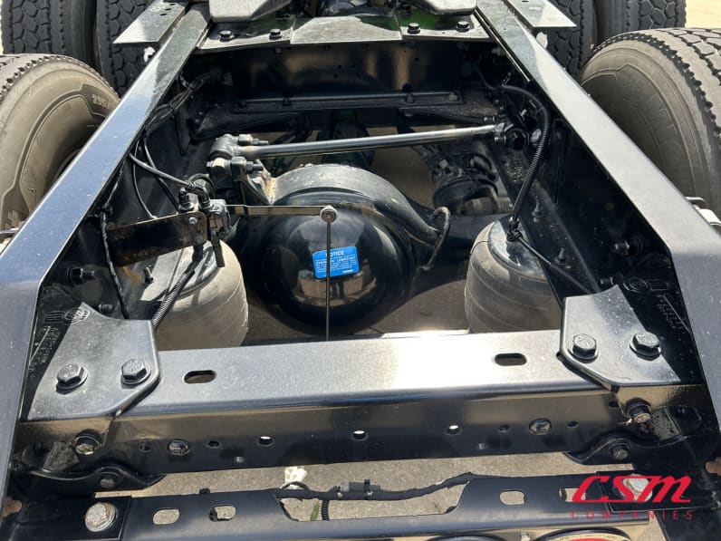 Center rear frame for this 2023 Kenworth T680 (Stock number: UPJ217559)