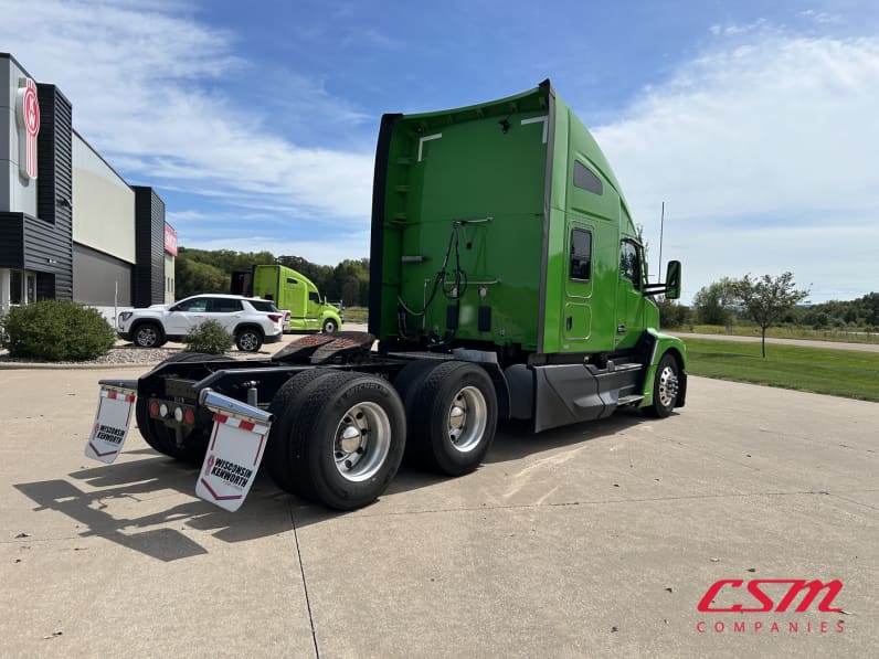 Exterior rear passenger side for this 2023 Kenworth T680 (Stock number: UPJ217559)