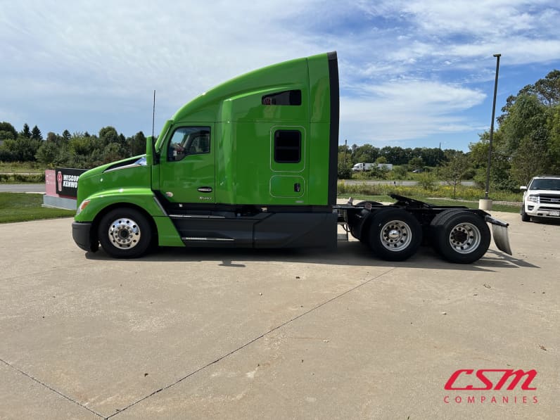 Exterior full driver side for this 2023 Kenworth T680 (Stock number: UPJ217559)