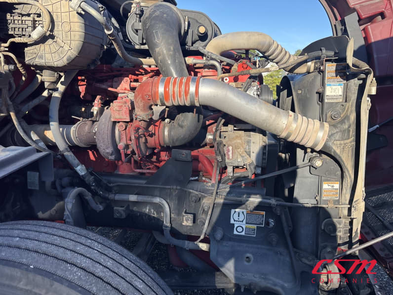 Passenger side engine for this 2023 Peterbilt 579 (Stock number: UPD806294)