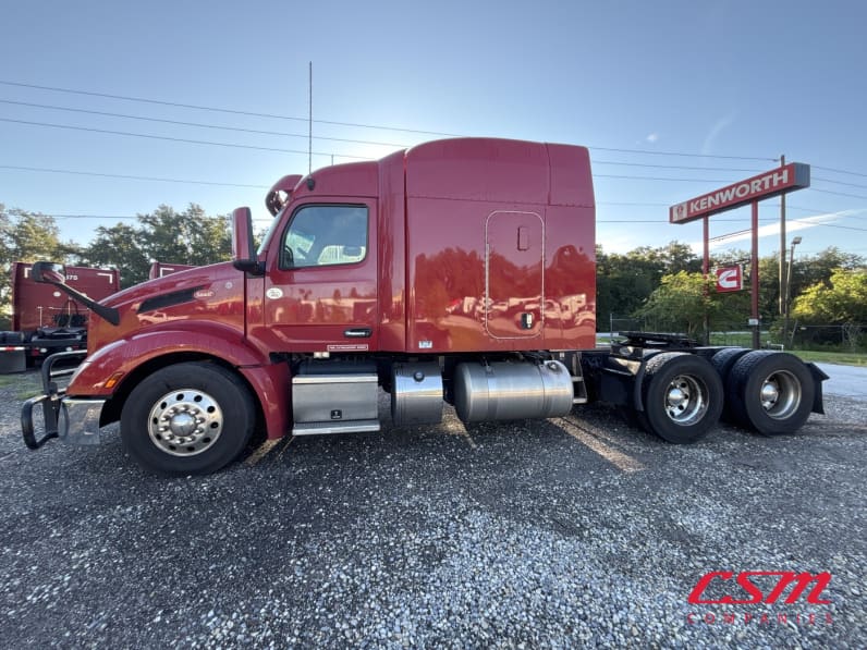Exterior full driver side for this 2023 Peterbilt 579 (Stock number: UPD806294)