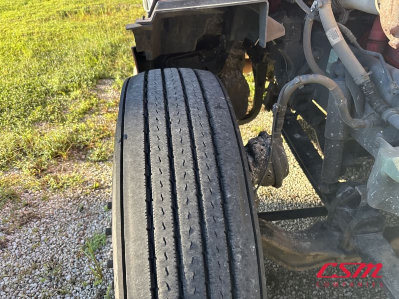 Passenger side front tire tread for this 2023 Peterbilt 579 (Stock number: UPD806296)
