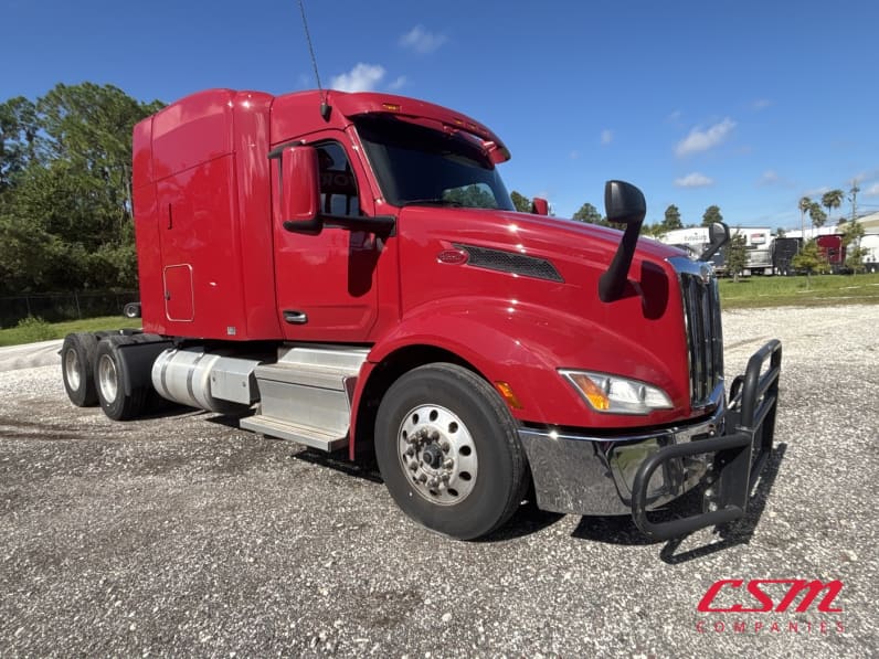Exterior front passenger side for this 2023 Peterbilt 579 (Stock number: UPD806286)