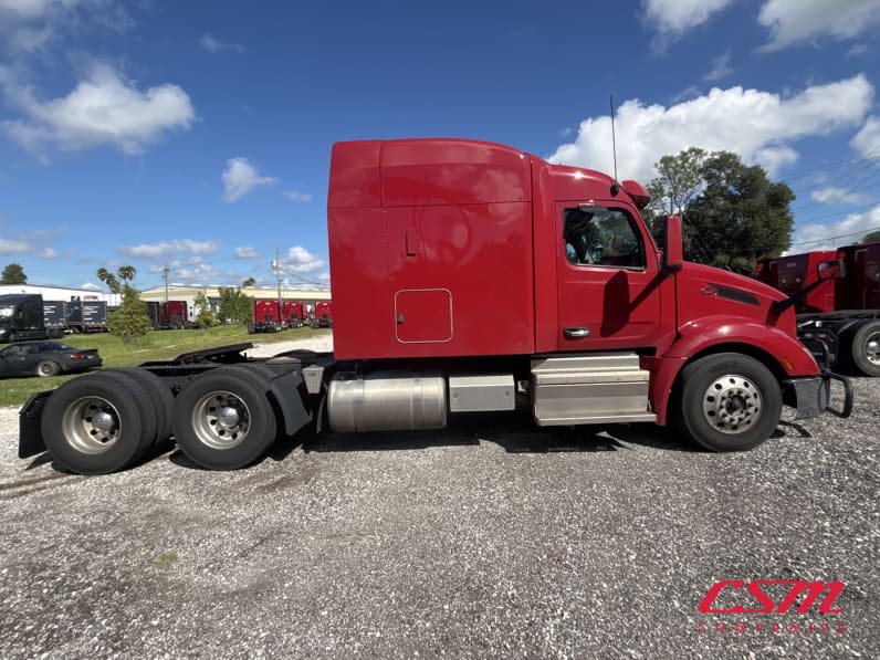 Exterior full passenger side for this 2023 Peterbilt 579 (Stock number: UPD806297)