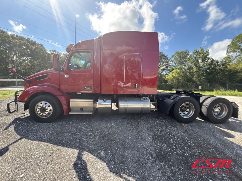 Exterior full driver side for this 2023 Peterbilt 579 (Stock number: UPD806297)