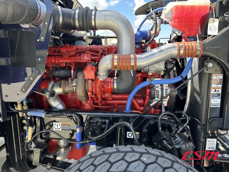 Passenger side engine for this 2027 Kenworth W900B (Stock number: VR264241)