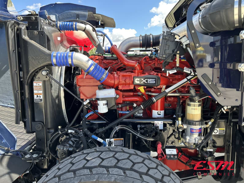 Drivers side engine for this 2027 Kenworth W900B (Stock number: VR264241)