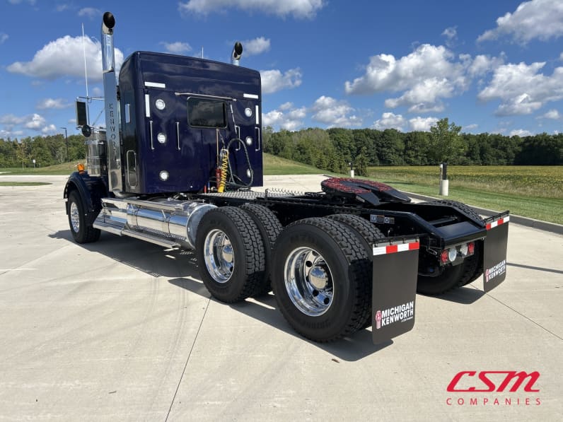 Exterior rear driver side for this 2027 Kenworth W900B (Stock number: VR264241)