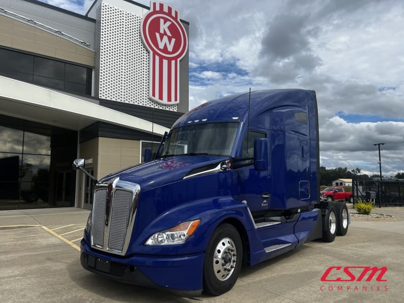 Exterior front drivers side for this 2023 Kenworth T680 (Stock number: UPJ217006)