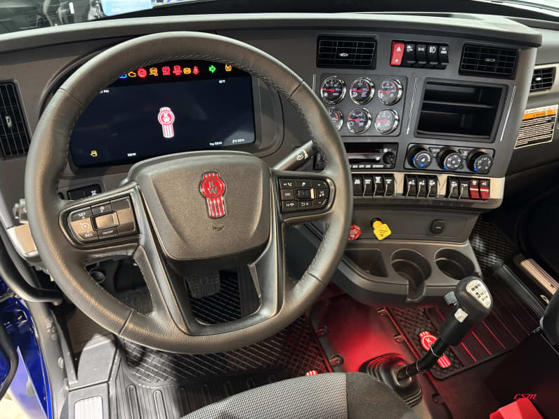 Interior dash for this 2027 Kenworth T880S (Stock number: VJ275538)