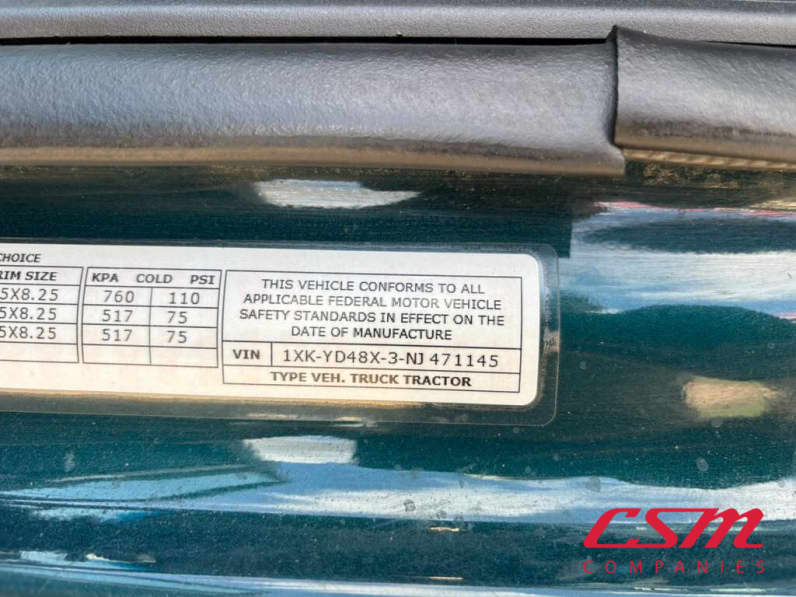 VIN tag for this 2022 Kenworth T680 (Stock number: UNJ471145)