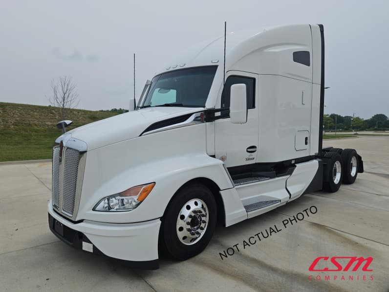 Exterior front drivers side for this 2023 Kenworth T680 (Stock number: UPJ216757)