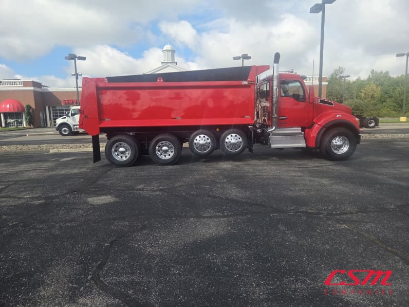 Exterior full passenger side for this 2026 Kenworth T880S (Stock number: TJ229162)