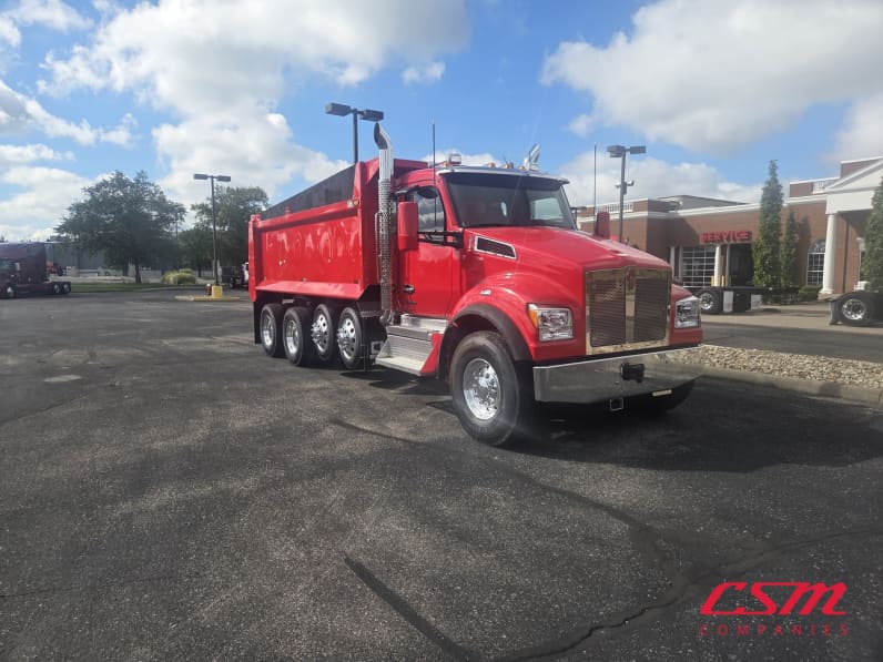 Exterior front passenger side for this 2026 Kenworth T880S (Stock number: TJ229162)