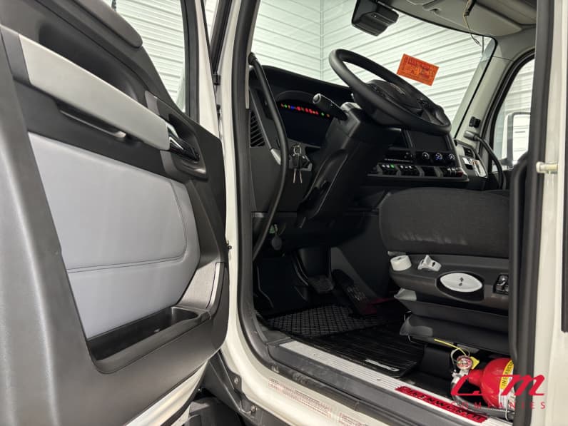 Drivers side door open for this 2027 Kenworth T680 Short Hood (Stock number: VJ275476)