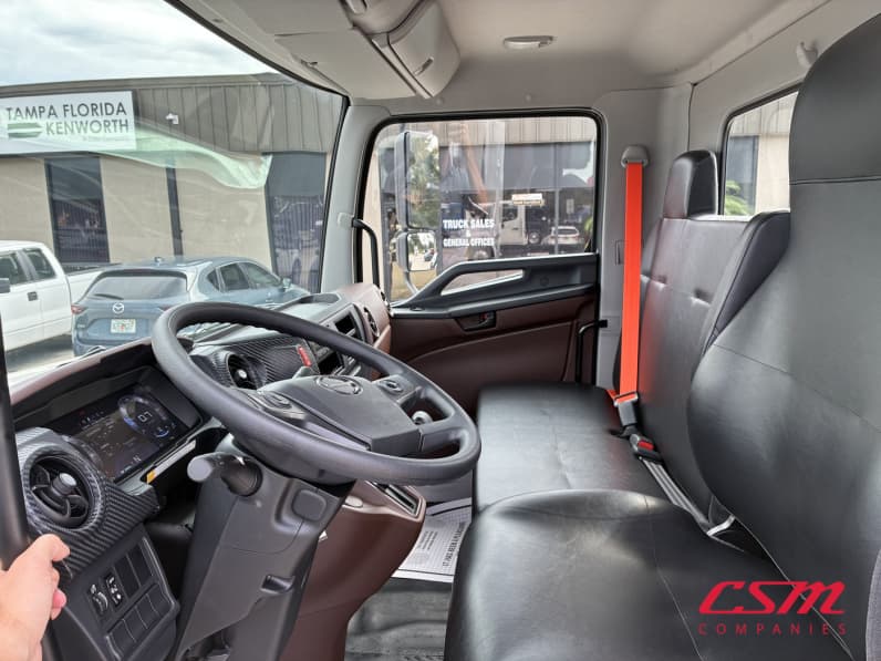 Interior seats for this 2027 Hino L6 (Stock number: V5T55343)