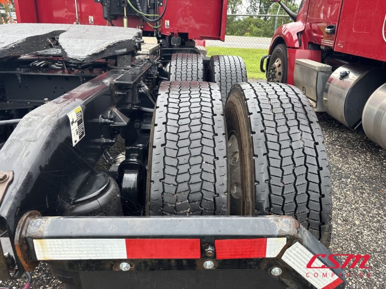 Passenger side rear frame and tire tread for this 2023 Peterbilt 579 (Stock number: UPD806298)