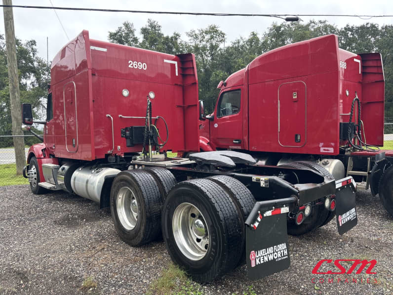 Exterior rear driver side for this 2023 Peterbilt 579 (Stock number: UPD806298)