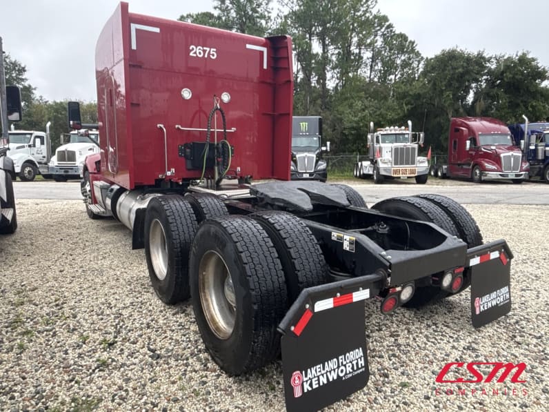 Exterior rear driver side for this 2023 Peterbilt 579 (Stock number: UPD806283)
