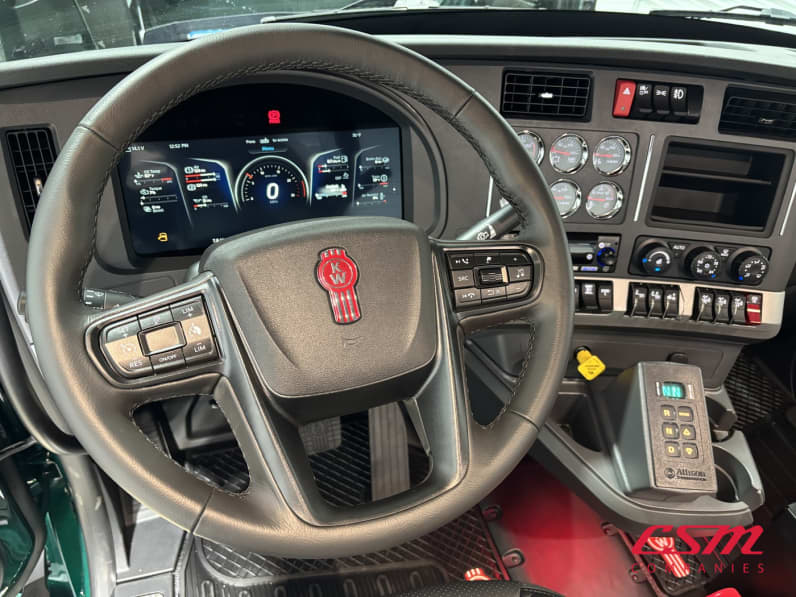 Interior dash for this 2027 Kenworth T880 Short Hood (Stock number: VJ278277)