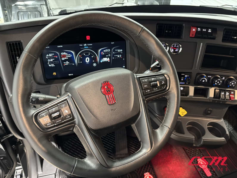 Interior dash for this 2027 Kenworth T680 (Stock number: VJ278331)