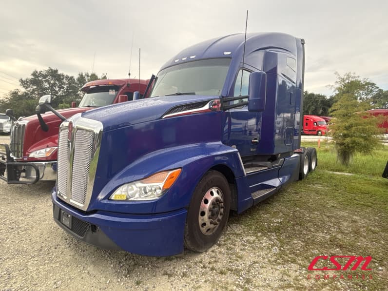Exterior front drivers side for this 2023 Kenworth T680 (Stock number: UPJ217036)