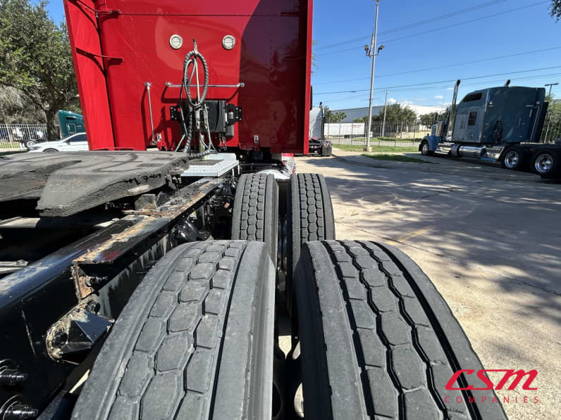 Passenger side rear frame and tire tread for this 2023 Peterbilt 579 (Stock number: UPD806284)