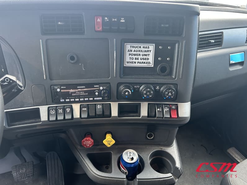 Interior dash for this 2023 Kenworth T680 (Stock number: UPJ216977)