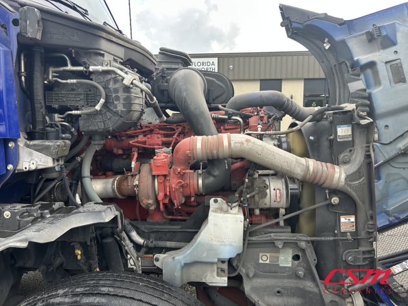 Passenger side engine for this 2023 Kenworth T680 (Stock number: UPJ216977)