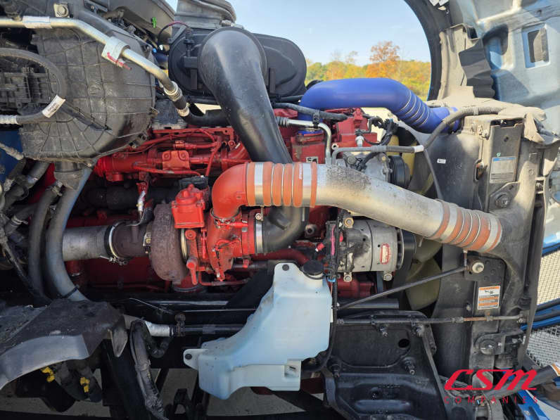 Passenger side engine for this 2023 Kenworth T680 (Stock number: UPJ216776)