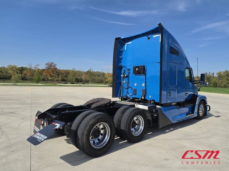 Exterior rear passenger side for this 2023 Kenworth T680 (Stock number: UPJ216776)