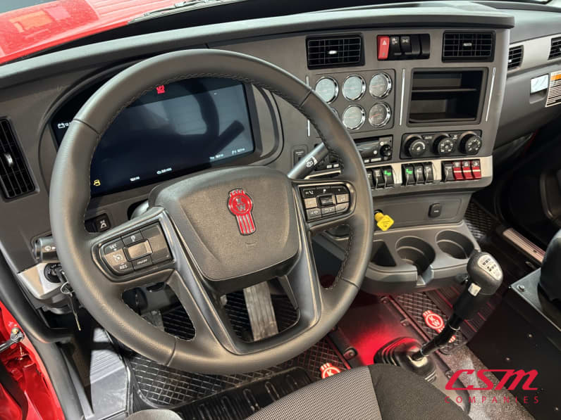 Interior dash for this 2027 Kenworth T880 (Stock number: VJ275531)