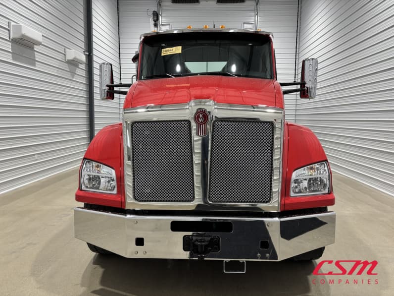 Exterior full front view for this 2027 Kenworth T880 (Stock number: VJ275531)