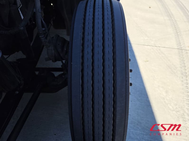 Driver side front tire tread for this 2023 Kenworth T680 (Stock number: UPJ216963)