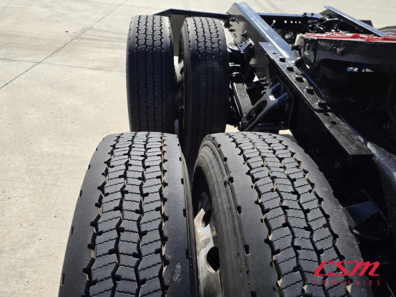 Passenger side rear frame and tire tread for this 2023 Kenworth T680 (Stock number: UPJ216963)