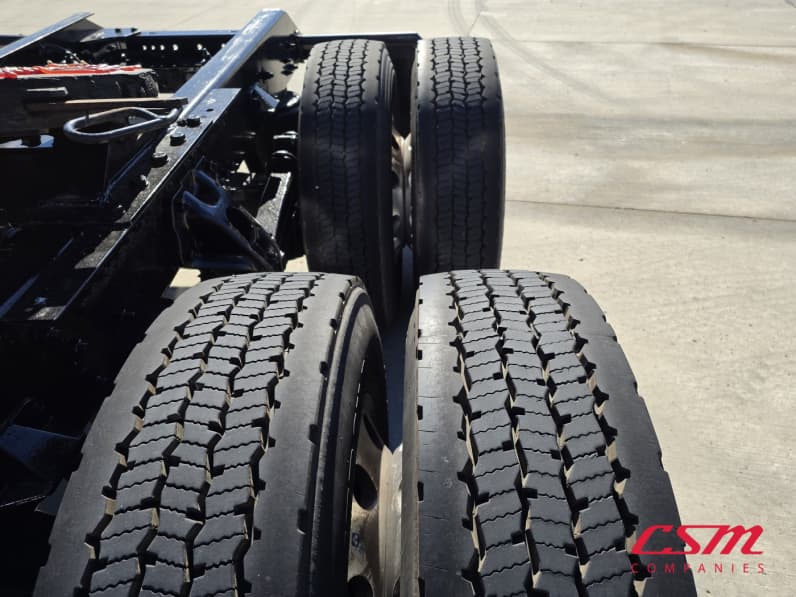 Driver side rear frame and tire tread for this 2023 Kenworth T680 (Stock number: UPJ216963)