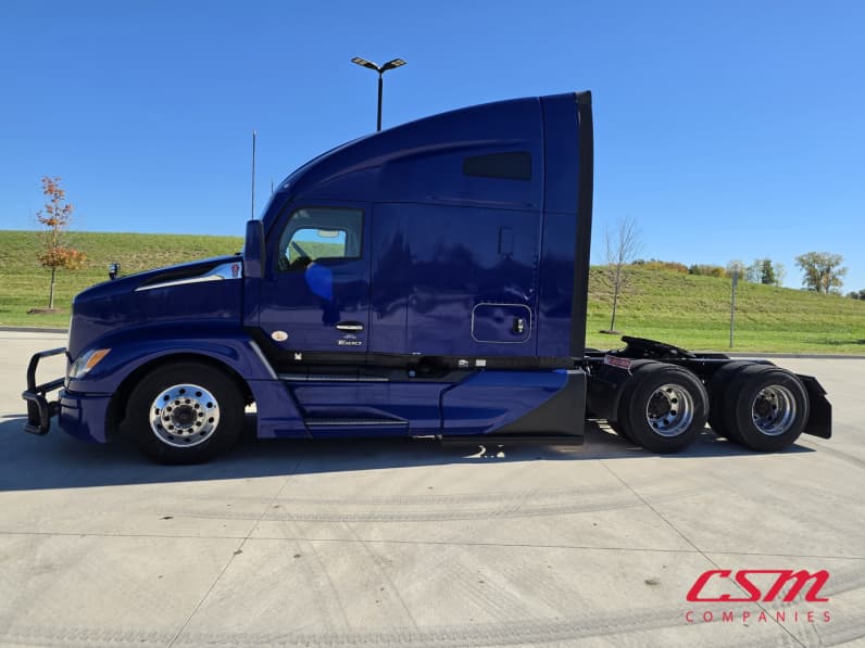 Exterior full driver side for this 2023 Kenworth T680 (Stock number: UPJ216963)