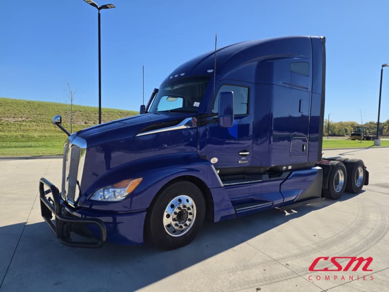 Exterior front drivers side for this 2023 Kenworth T680 (Stock number: UPJ216963)
